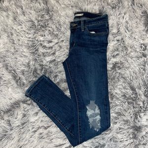 Levi’s 711 Skinny Jeans